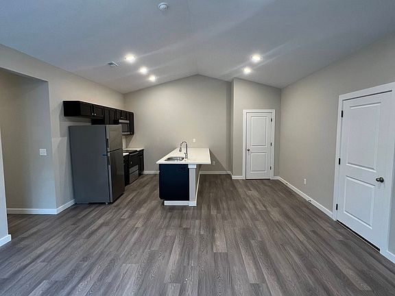 2nd image of 5183 N Cypress St #5183