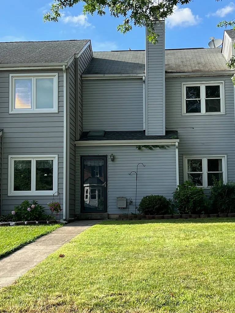 2 bed, 1.5 bath, 1225 sqft, $1,795 — Photo 1
