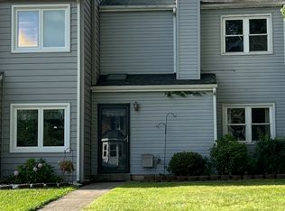 153 E Green Valley Cir, Newark, DE 19711