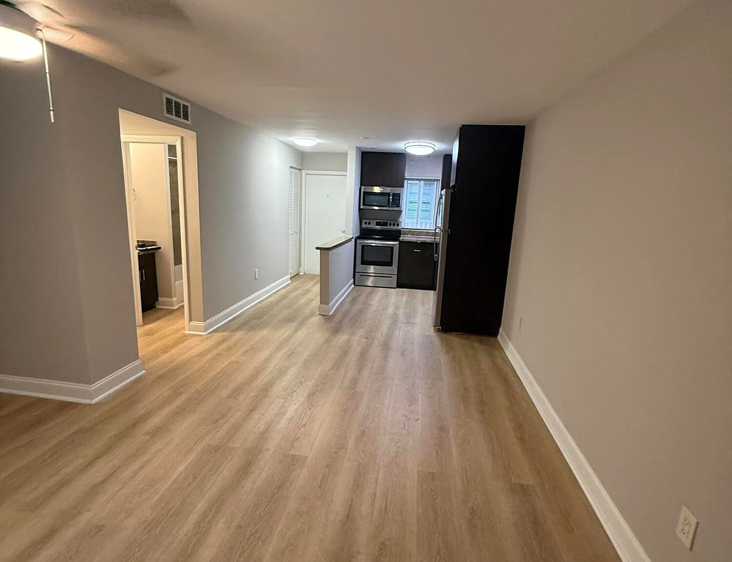 2 bed, 1.0 bath, 803 sqft, $2,300 — Photo 1