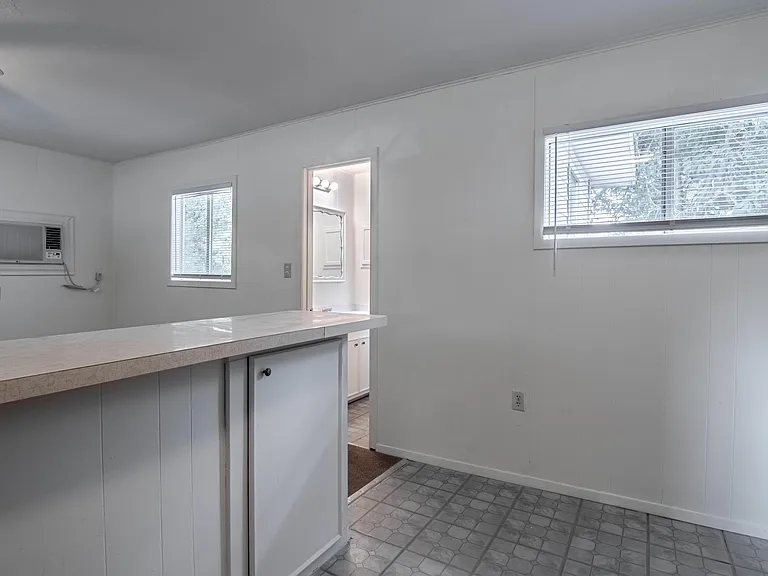 137 Lee Rd — Photo 8