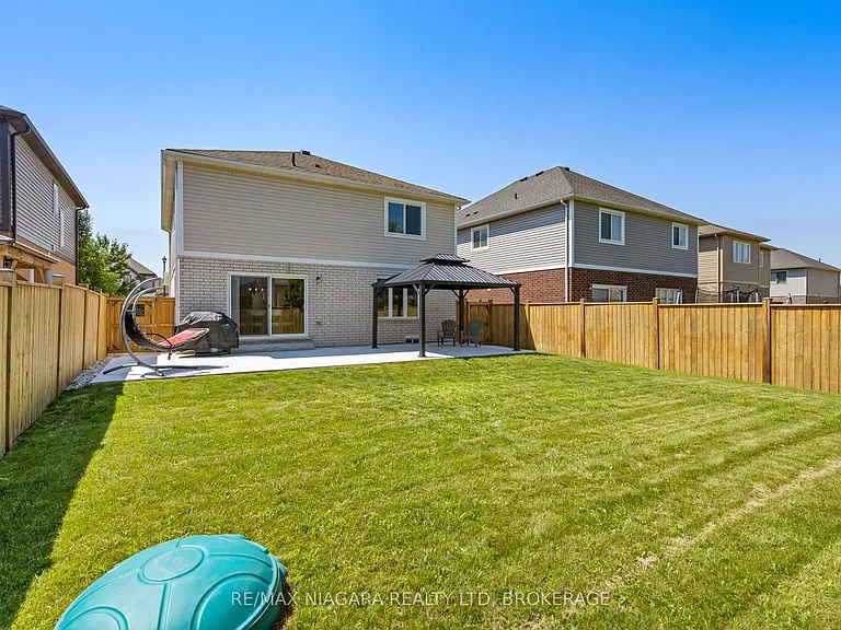 7 Riley Ave — Photo 30