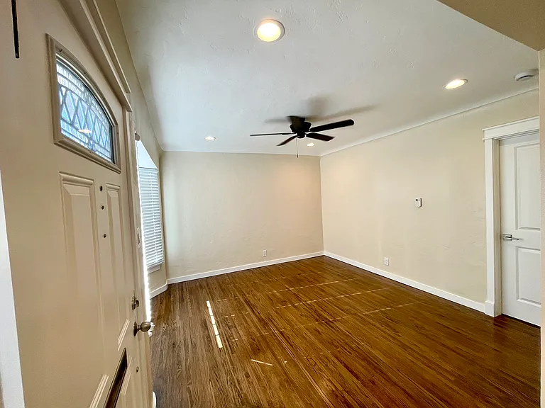 17710 Jersey Ave — Photo 6