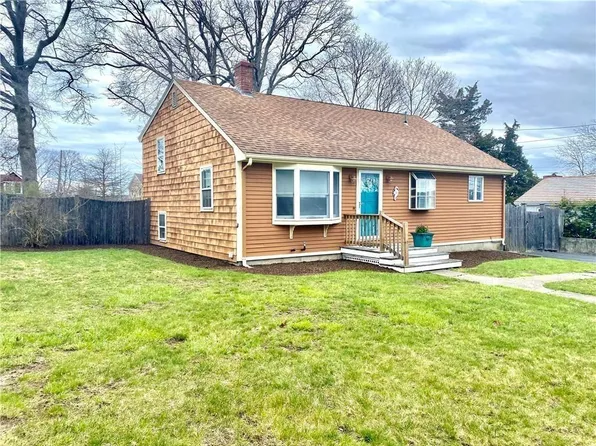 151 Sunrise Dr, Bristol, RI 02809