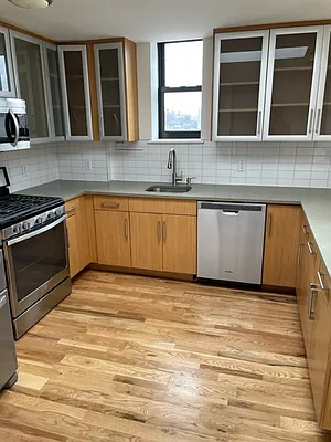 Rented by 3210 Riverdale Holdings LLC | media 27