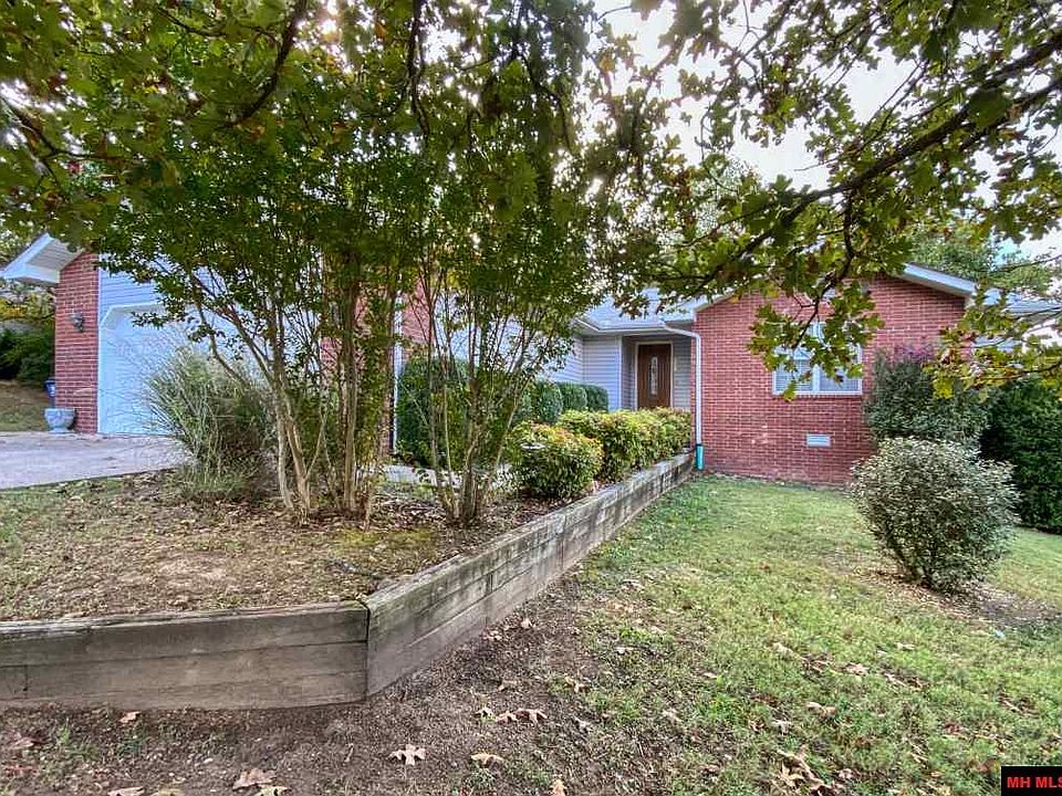 2nd image of 322 Louann Dr