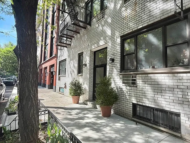 333 E 84th St #2C — Photo 5