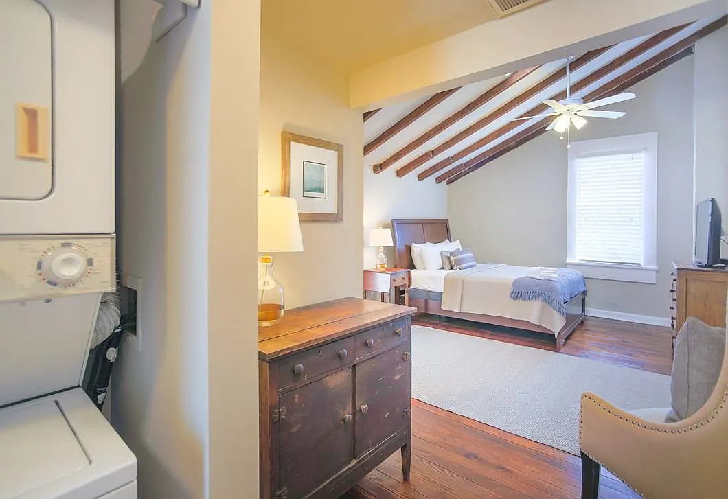 Studio, 450 sqft, $1,800 — Photo 4