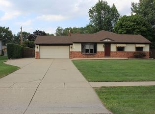 8265 Messmore Rd, Shelby Township, MI 48317