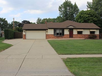 8265 Messmore Rd, Shelby Township, MI, 48317