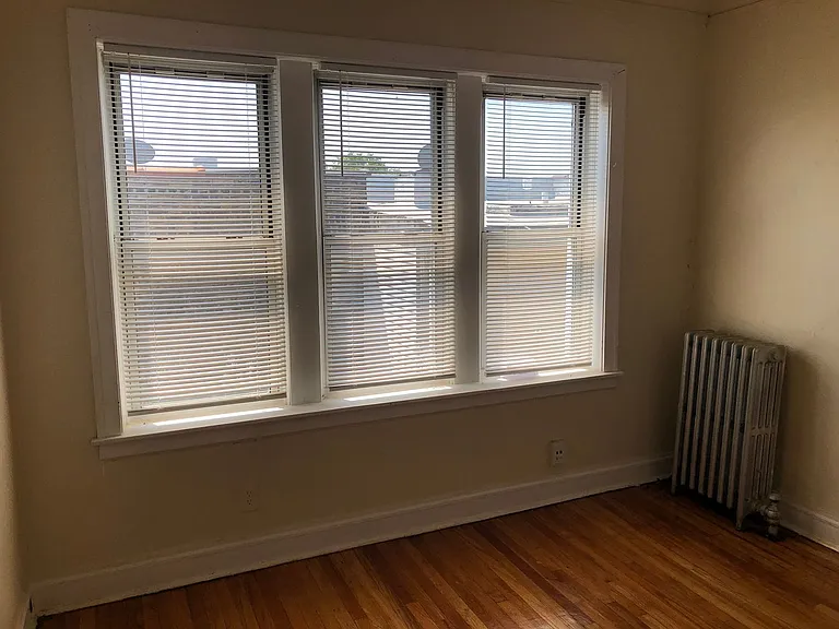 6315 S California Ave — Photo 18
