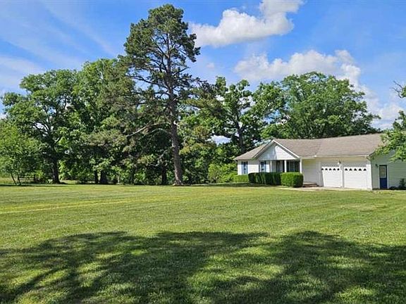 3rd image of 205 County Road 6550