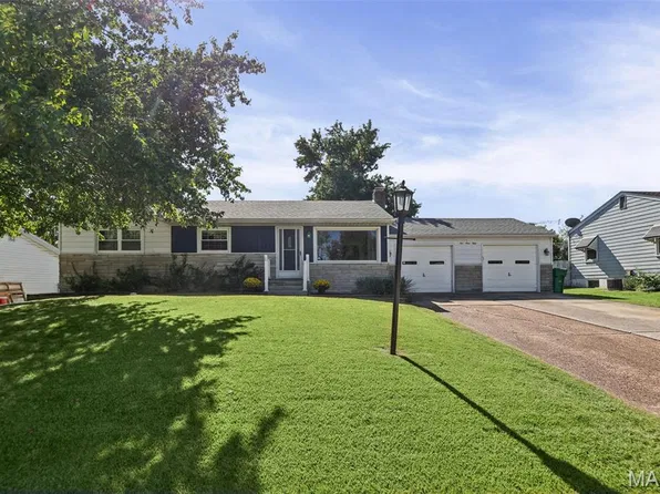 10950 Coral Ridge Dr, Saint Louis, MO 63123
