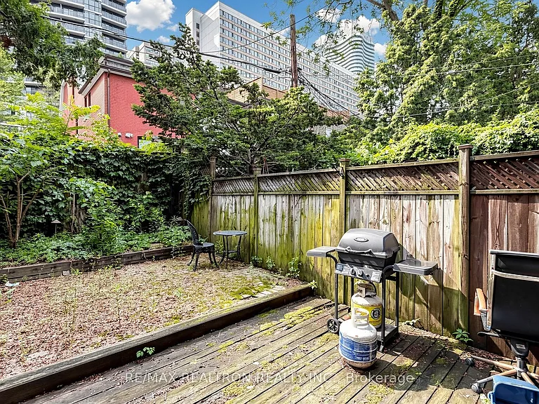 30 McGill St — Photo 31