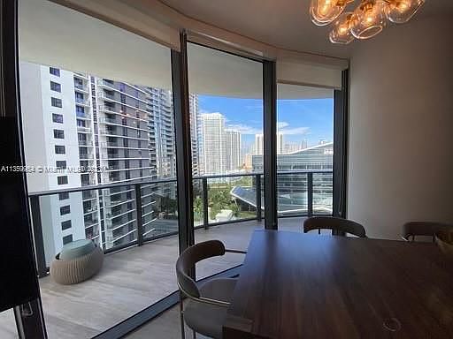 4th image of 45 SW 9th St APT 1908