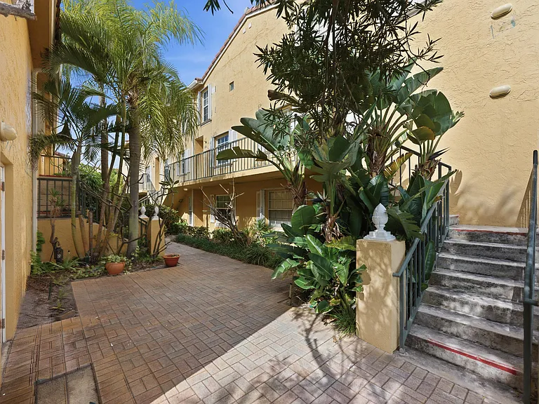 1155 Lake Shore Dr #202 — Photo 49
