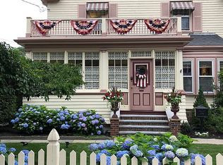 208 Edge Hill Rd, Milton, MA 02186