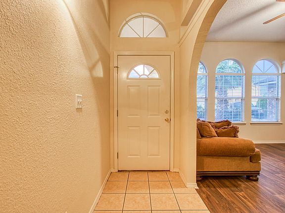 5th image of 1633 Jose Bombach Dr
