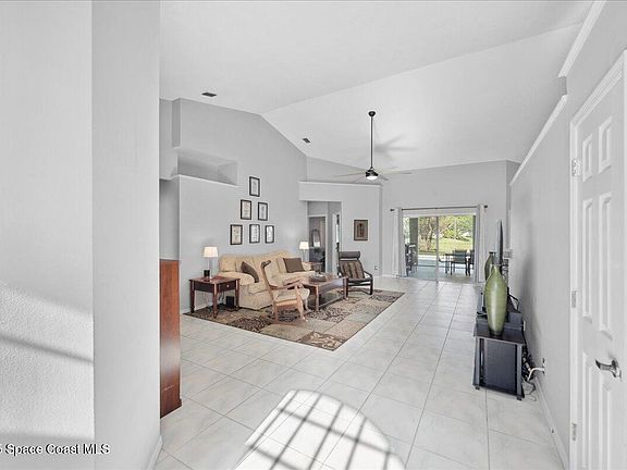 4th image of 4873 Verona Cir