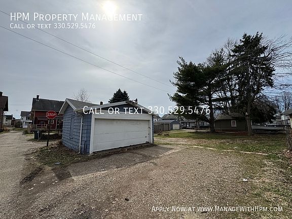 2nd image of 1122 18th St NW
