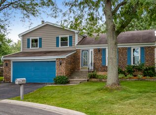 1020 Evergreen Dr, Carol Stream, IL 60188