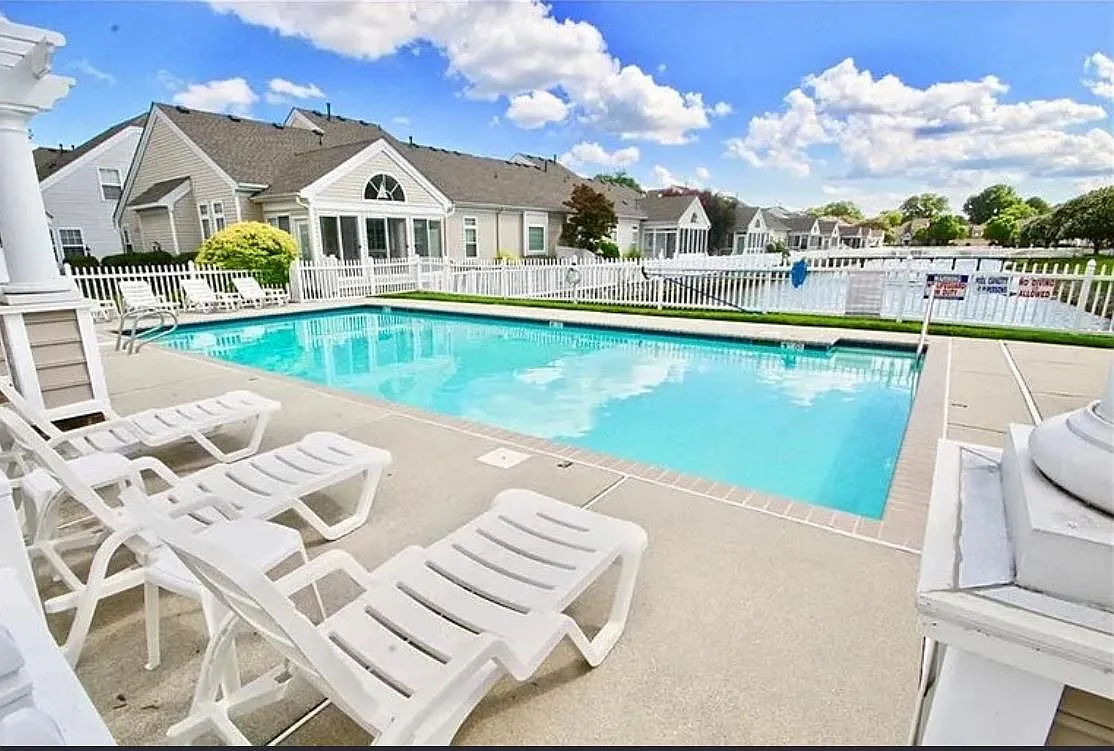 3 bed, 2170 sqft, $3,300 — Photo 3