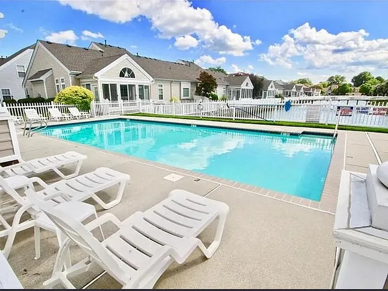 1444 Coolspring Way — Photo 3