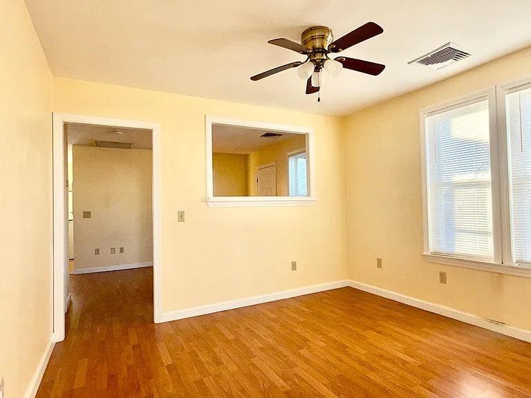 1037 Cass Ave #1 — Photo 3