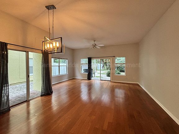 4th image of 1625 Park Lake St