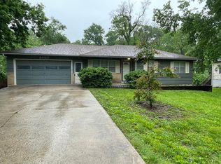 8207 Laurel Ave, Raytown, MO 64138