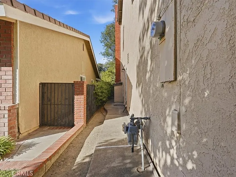 780 S Carriage Cir — Photo 48