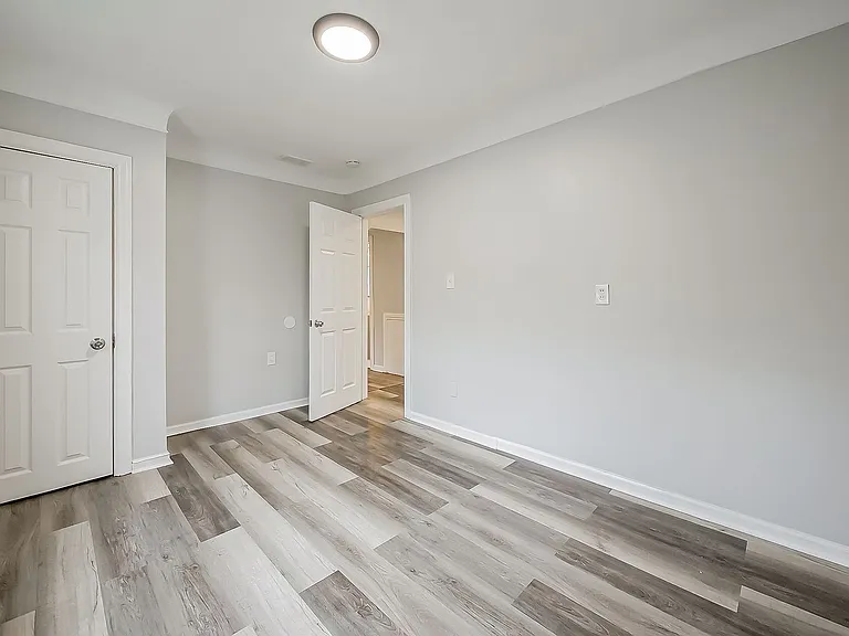 23352 Powell Ave — Photo 11
