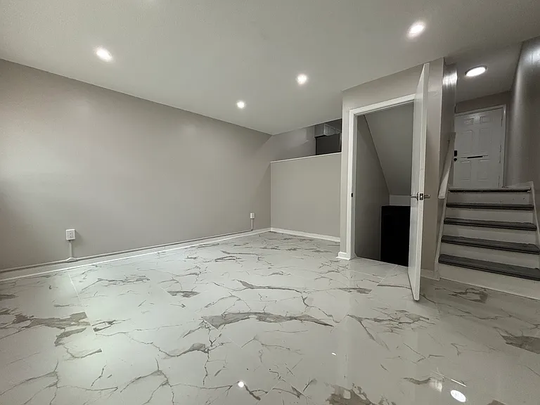 559 Sherman Pkwy #13 — Photo 3