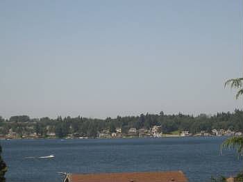 4th image of 1009 E Lakeshore Dr
