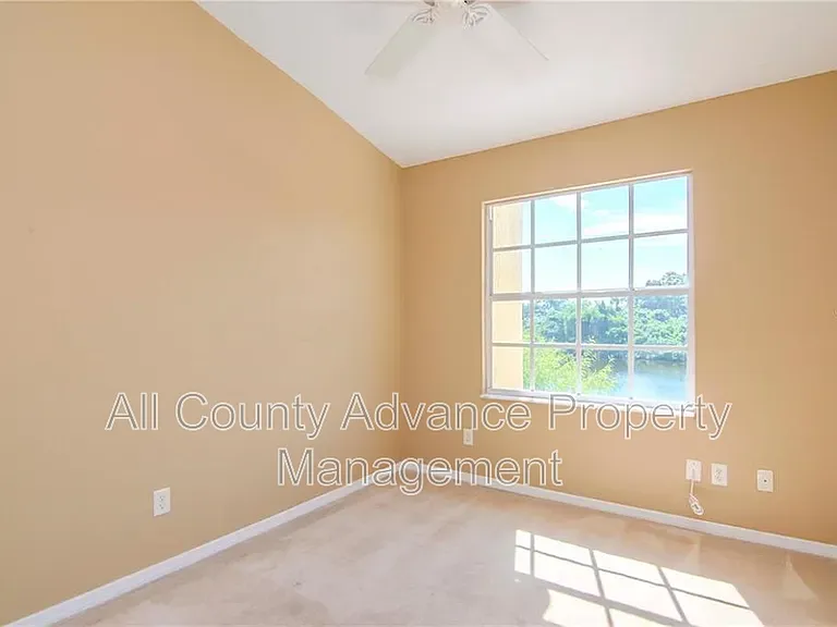 1532 Chateaux De Ville Ct — Photo 11