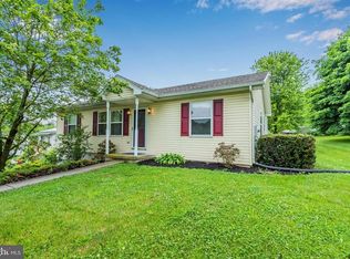 8435 Kensi Ct, Hummelstown, PA 17036