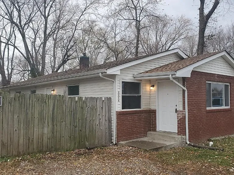 3330 Laurel St — Photo 2