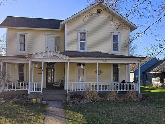 3rd image of 208 S Cherry St