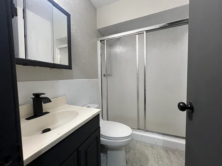2405 Inadale Ave — Photo 10