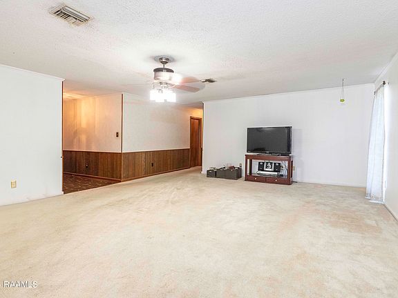 3rd image of 1000 Robert Lee Cir