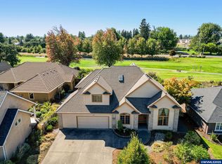 2815 Hazelnut Dr, Woodburn, OR 97071