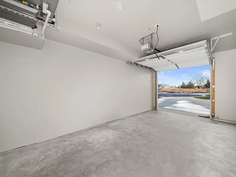 2202 E Rich Ave — Photo 14