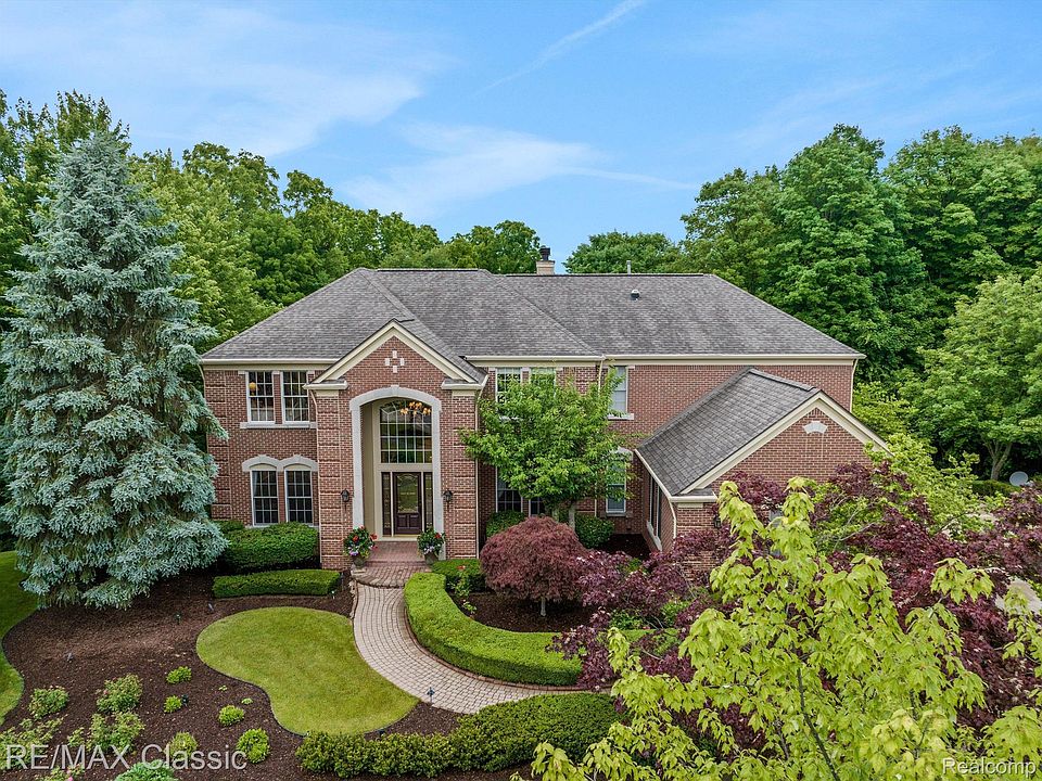 1st image of 16266 Linden Ct