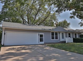 210 E 12th St, Pella, IA 50219