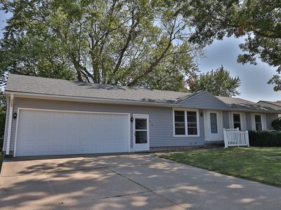 210 E 12th St, Pella, IA, 50219