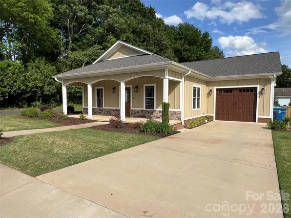 162 Red Oak Dr, Forest City, NC 28043