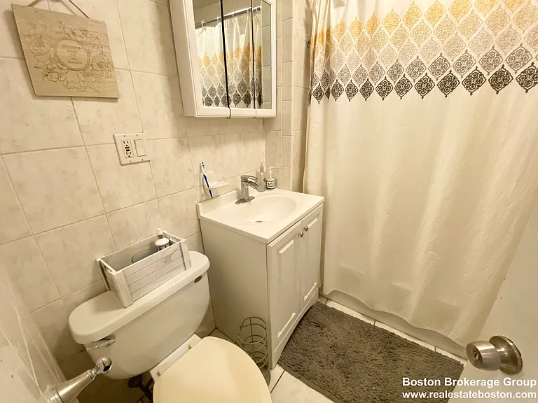 106 Buttonwood St #2 — Photo 3