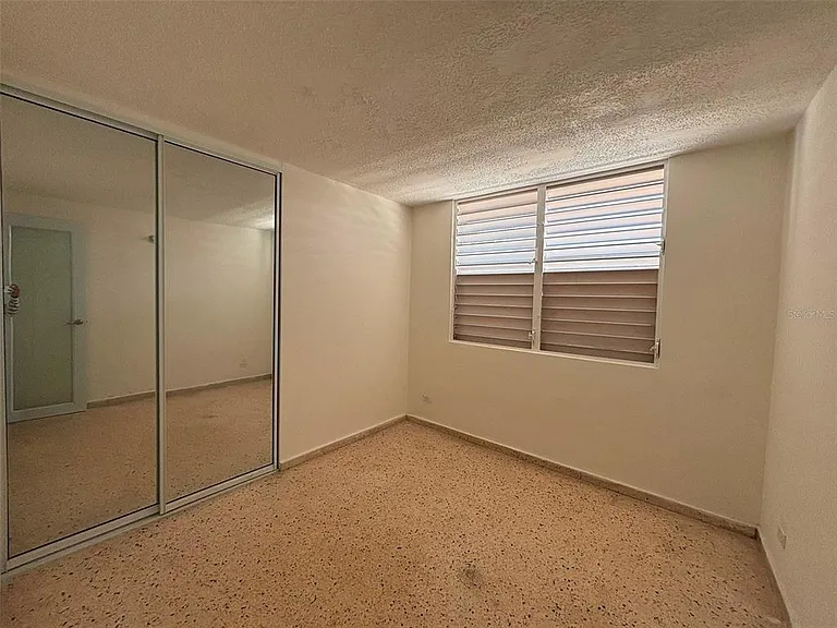18-6 Street Sabana Gdns #18 — Photo 16