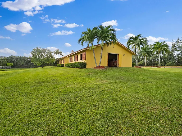 11861 Hawk Holw — Photo 3