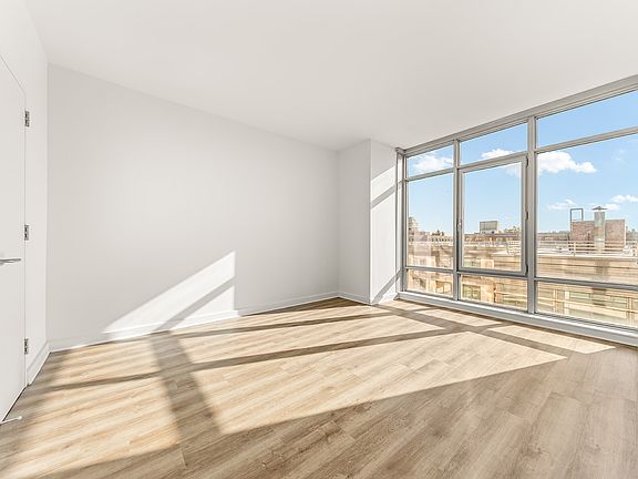5th image of 1 Northside Piers APT 7E